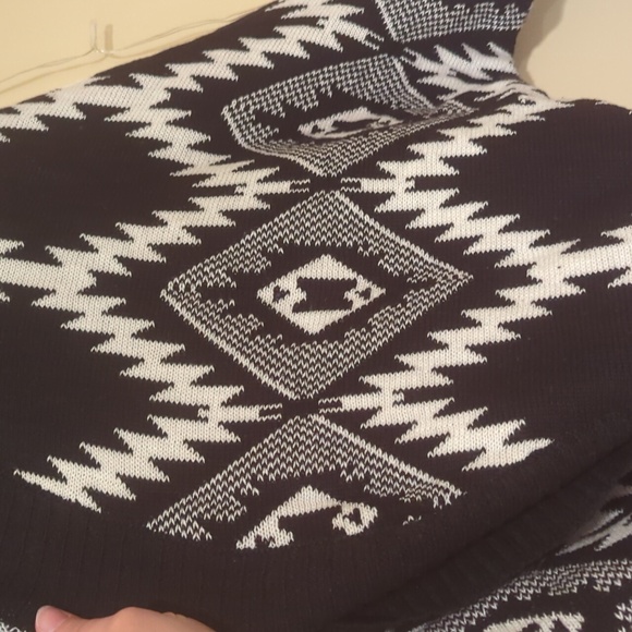 Women's RD Style Black and White Geometric Printed Poncho Style Cardigan, Size M - Picture 6 of 9